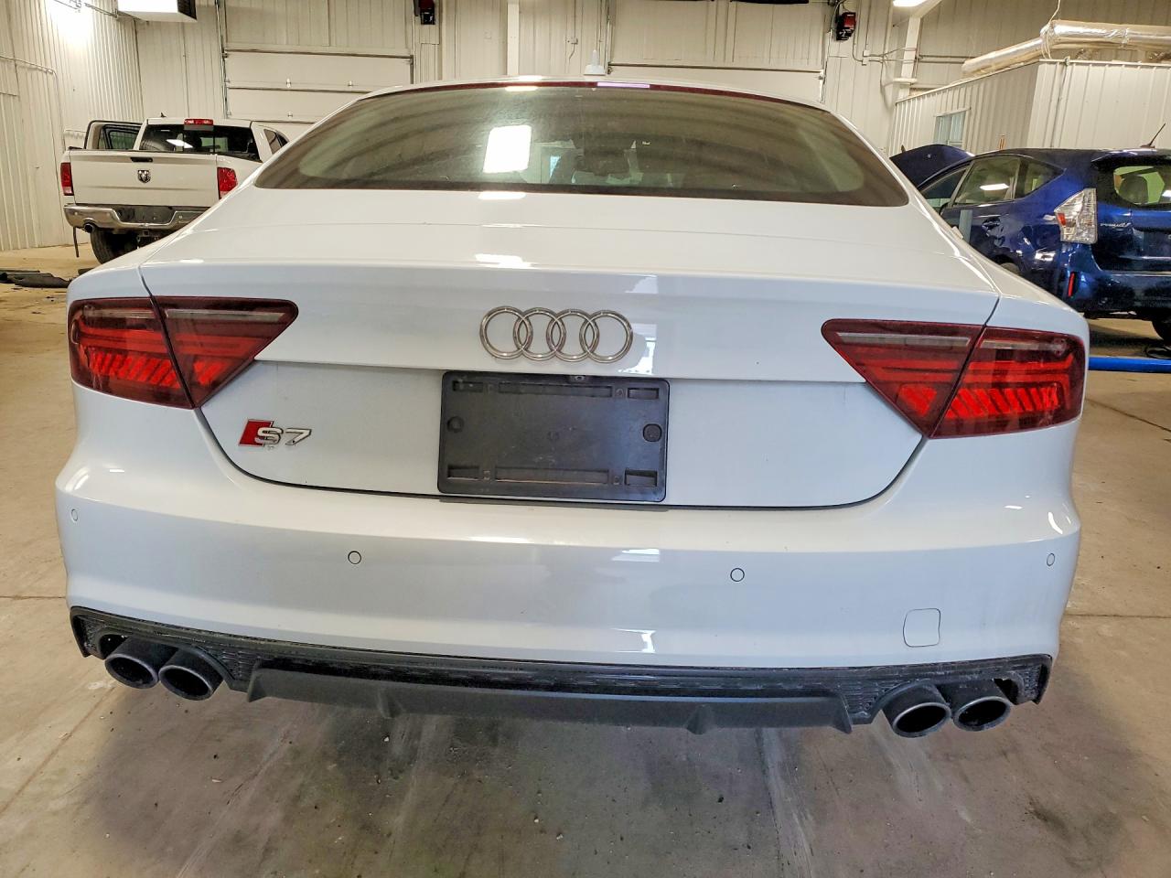 AUDI S7 2017 — 7