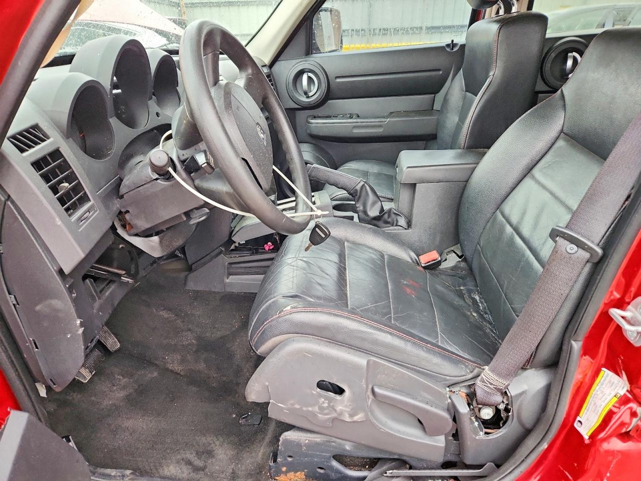 DODGE NITRO 2011 — 8