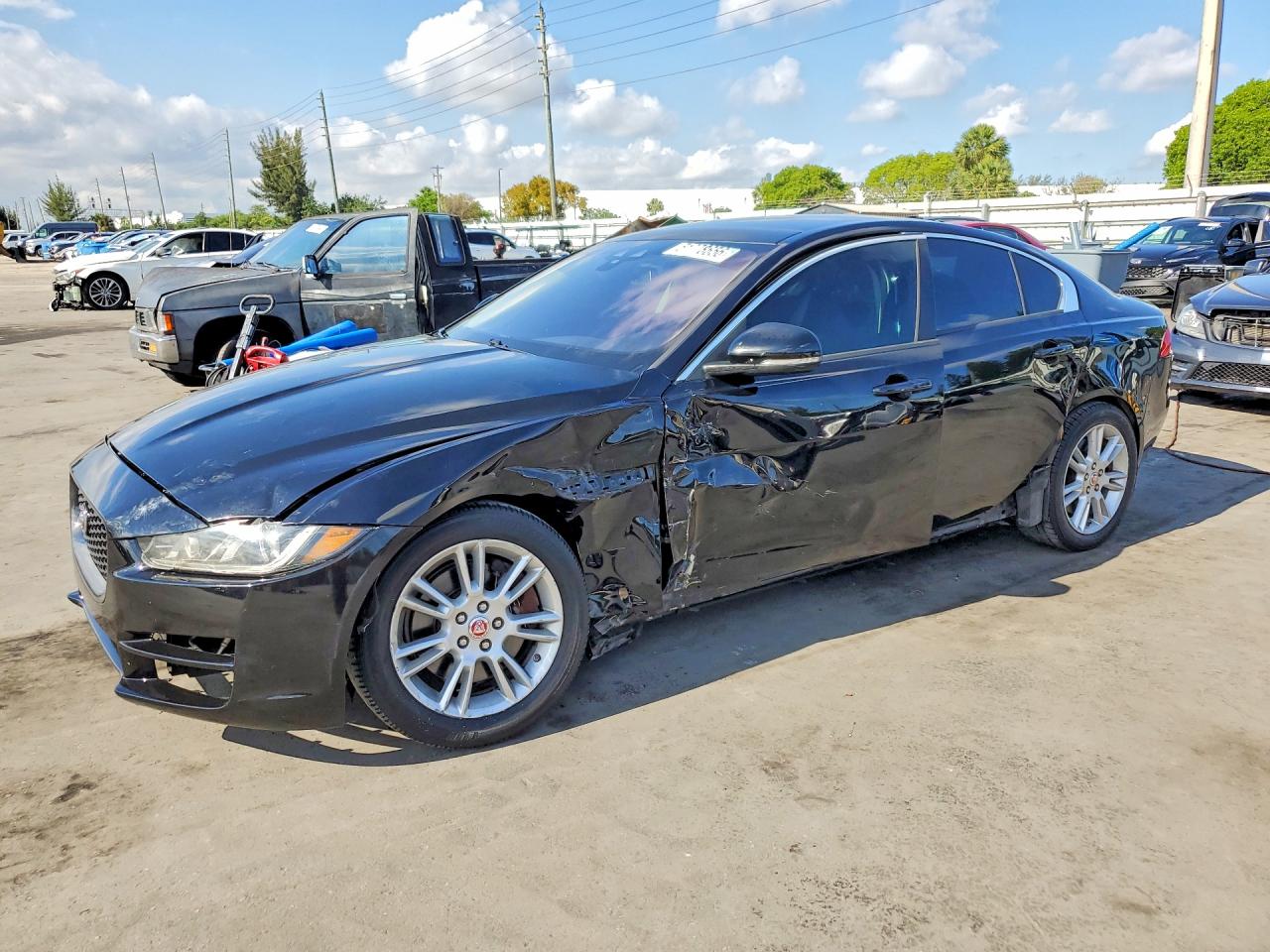 JAGUAR XE 2017 — 2