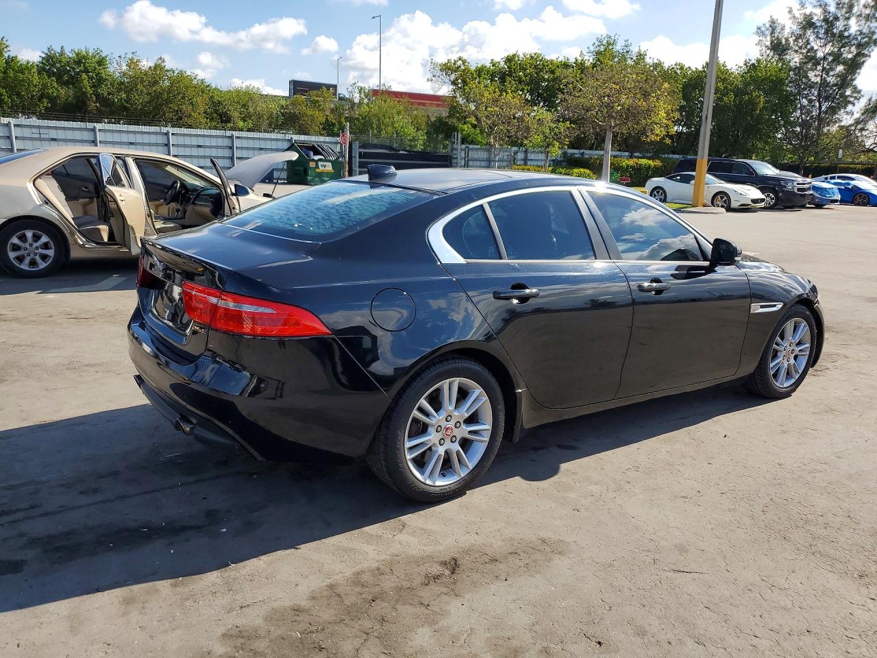 JAGUAR XE 2017 — 4