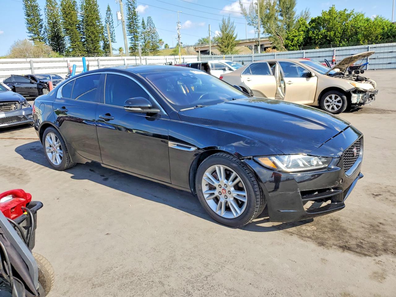 JAGUAR XE 2017 — 5
