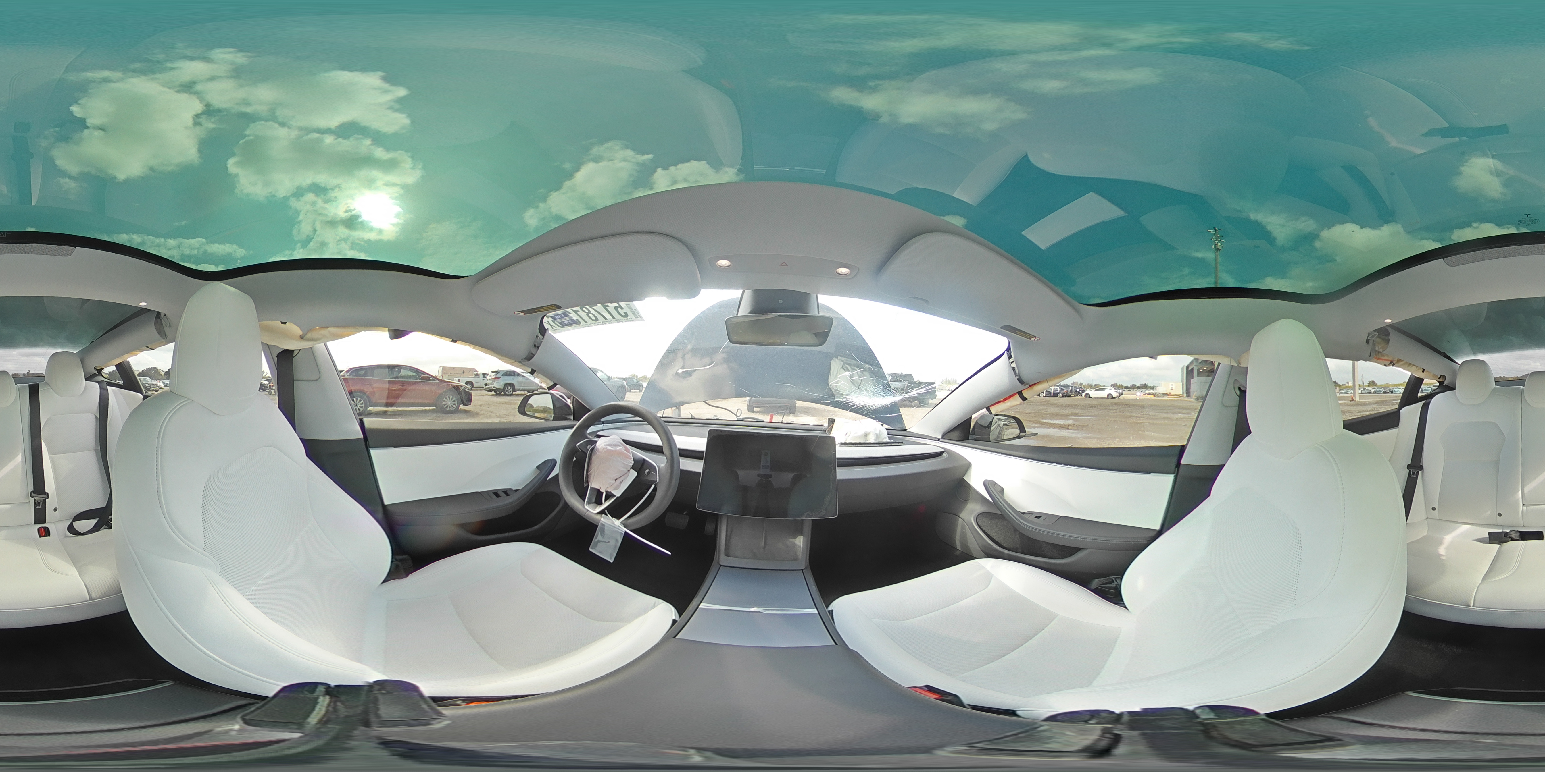 TESLA MODEL 3 2024 — 14