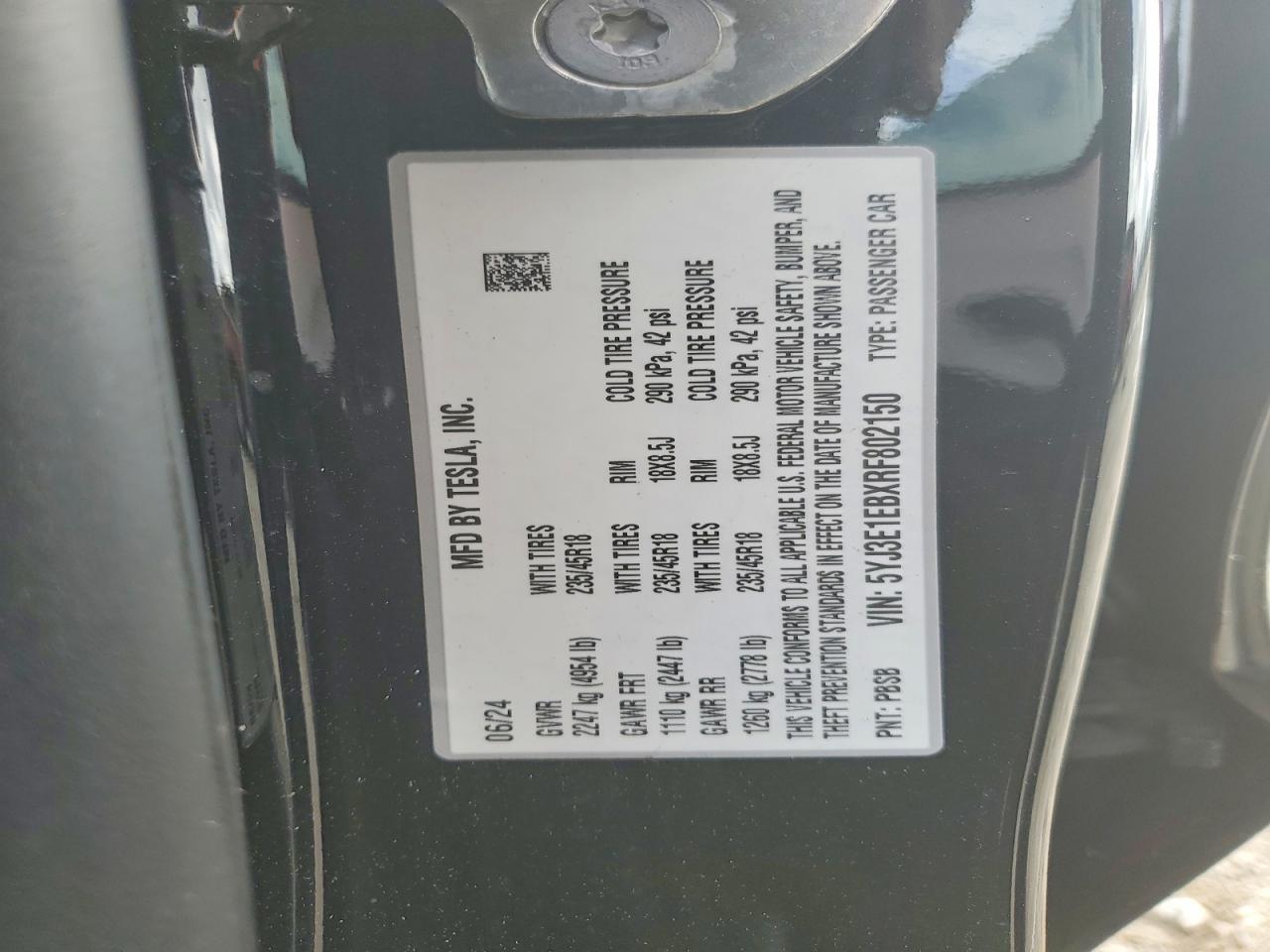 TESLA MODEL 3 2024 — 13