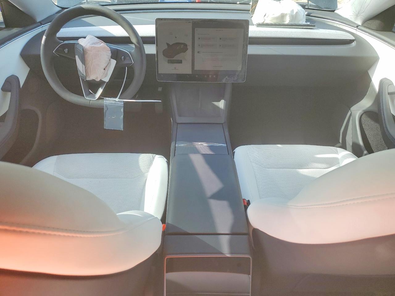 TESLA MODEL 3 2024 — 9