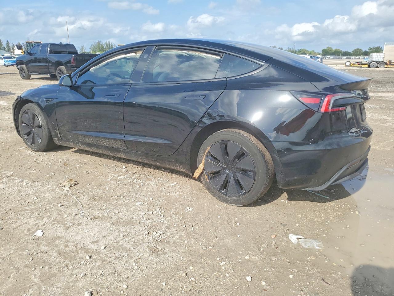TESLA MODEL 3 2024 — 3