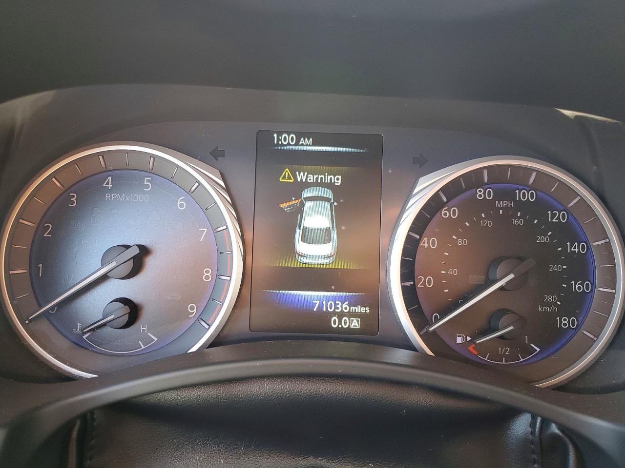 INFINITI Q50 2017 — 10