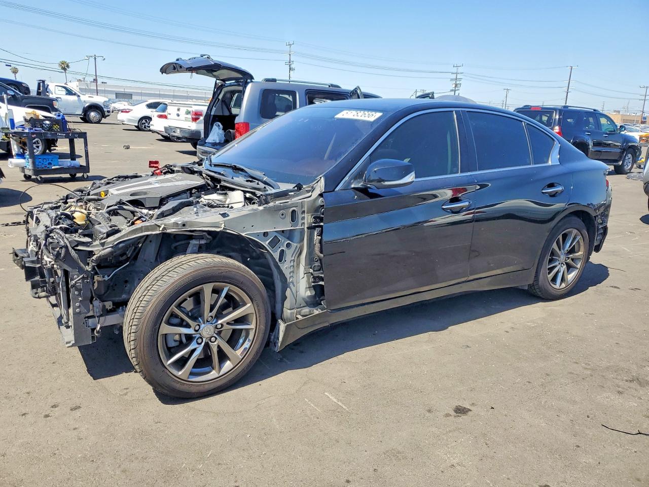 INFINITI Q50 2017 — 2