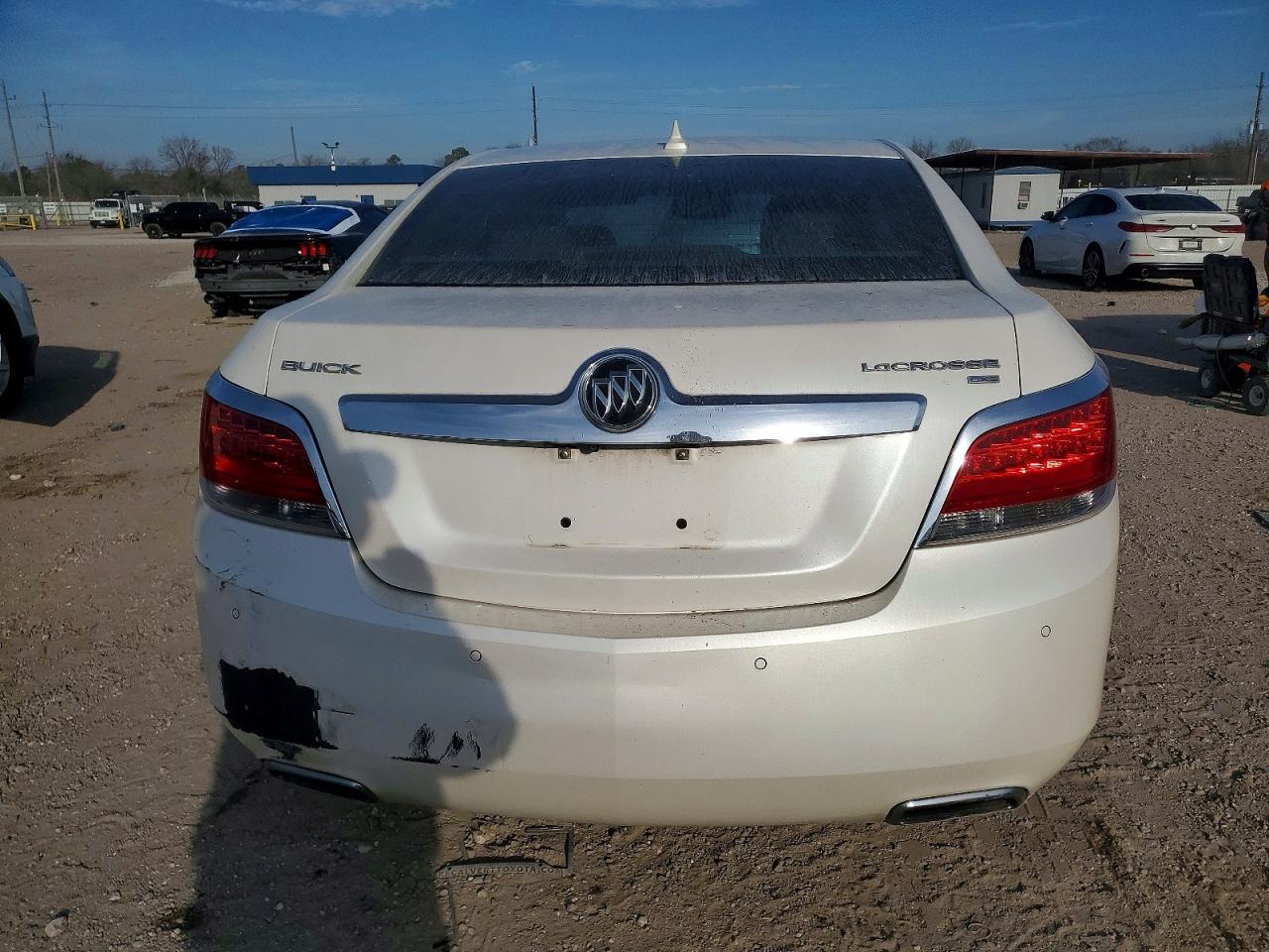 BUICK LACROSSE 2010 — 7