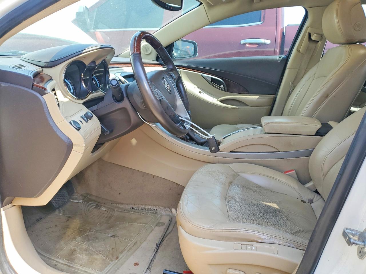 BUICK LACROSSE 2010 — 8