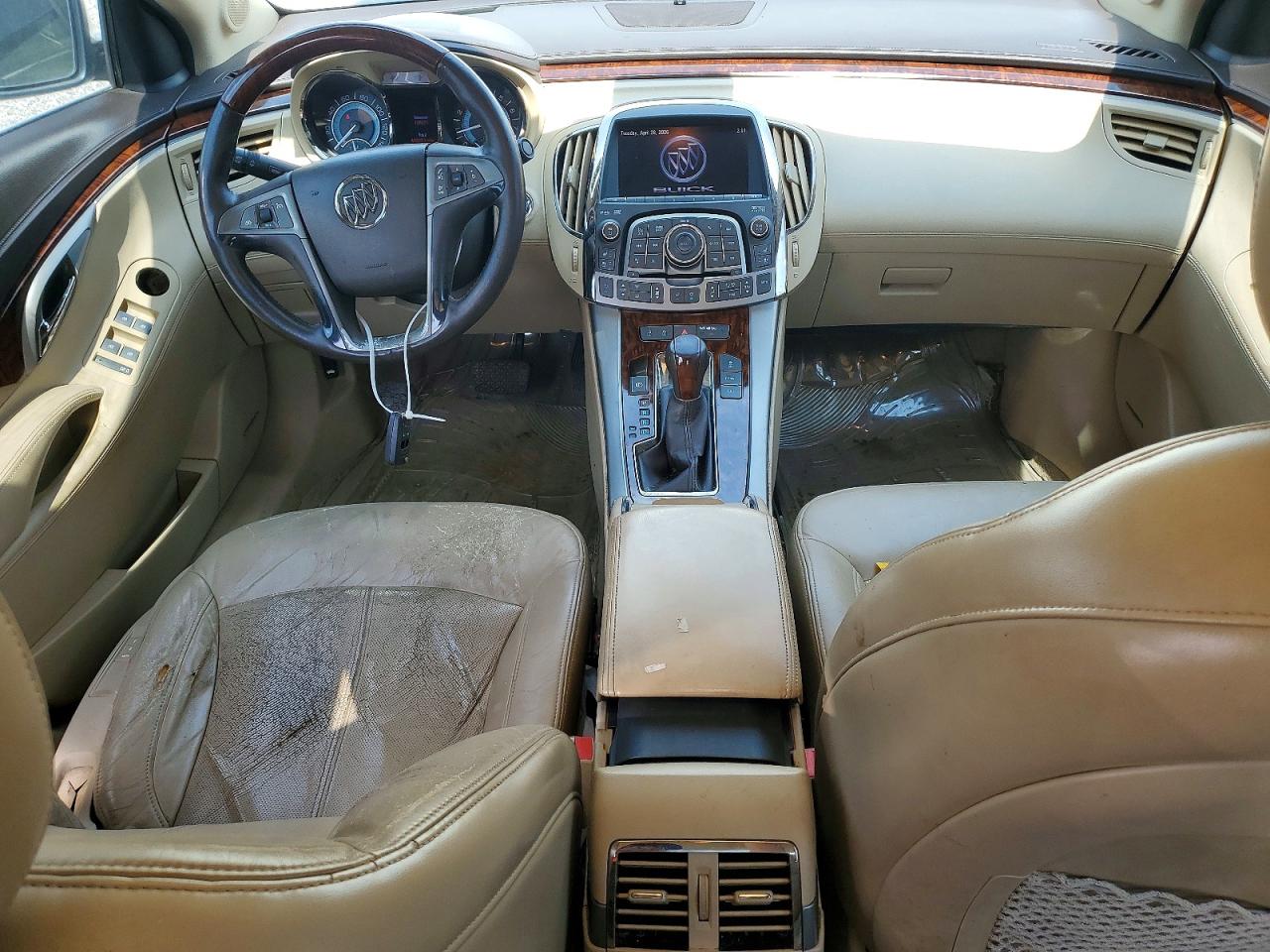 BUICK LACROSSE 2010 — 9