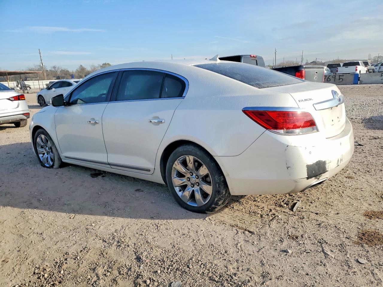 BUICK LACROSSE 2010 — 3