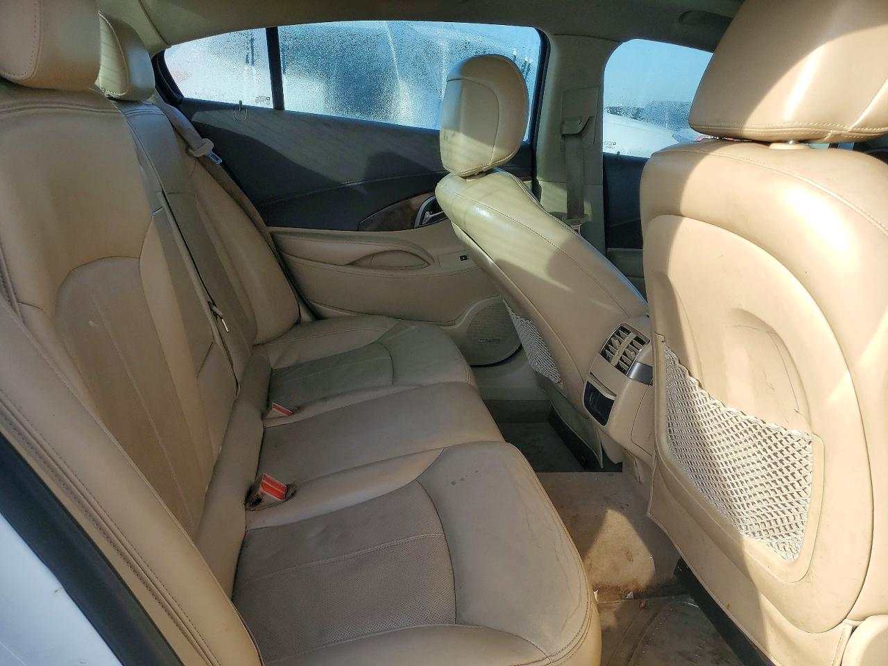 BUICK LACROSSE 2010 — 11