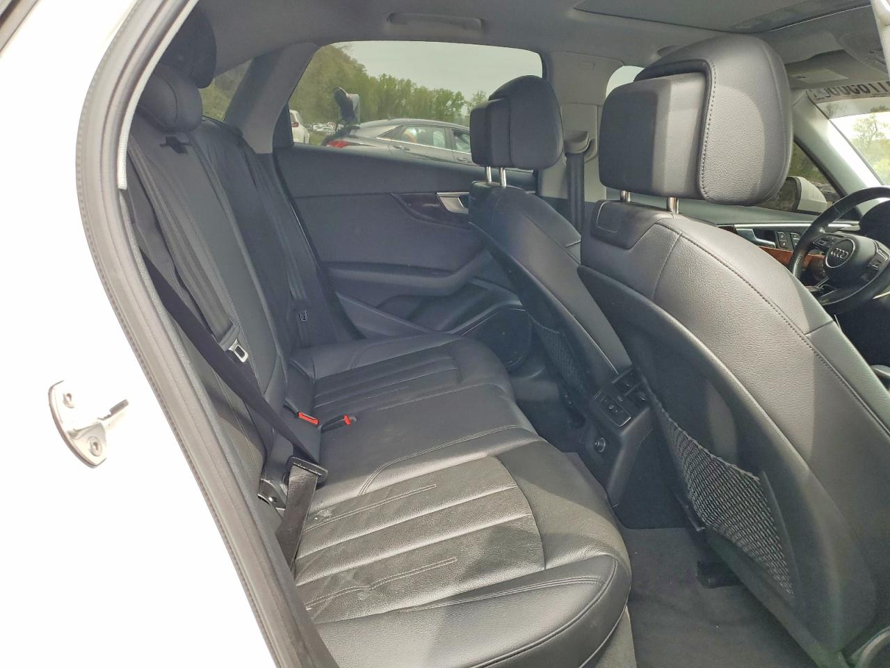 AUDI A4 2017 — 11