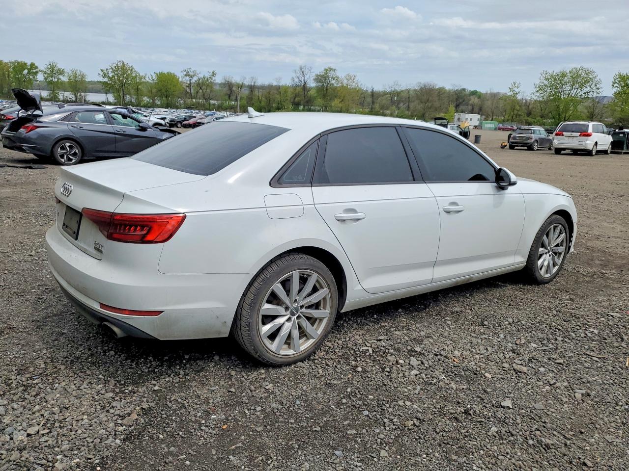 AUDI A4 2017 — 4