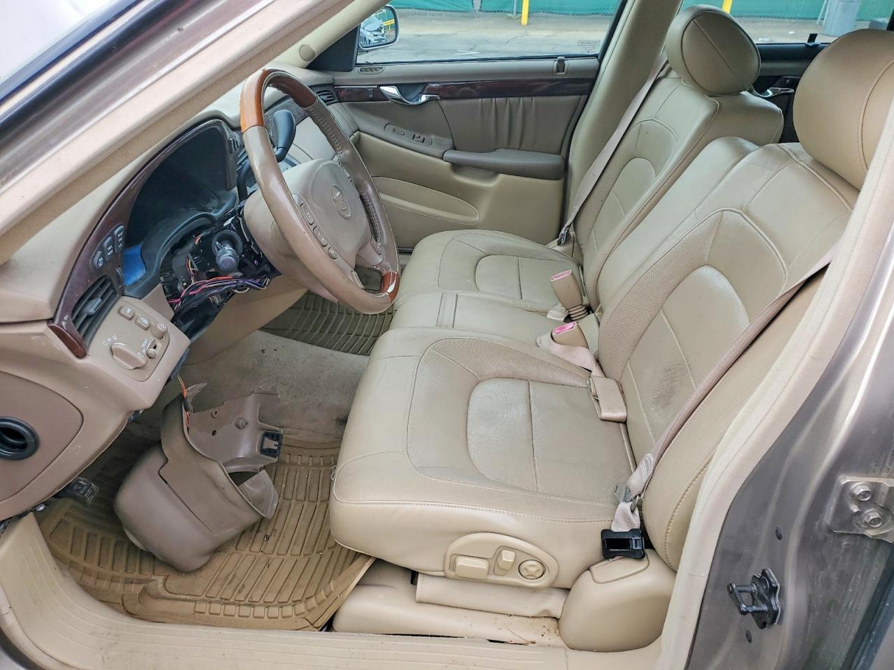 CADILLAC DEVILLE 2004 — 8