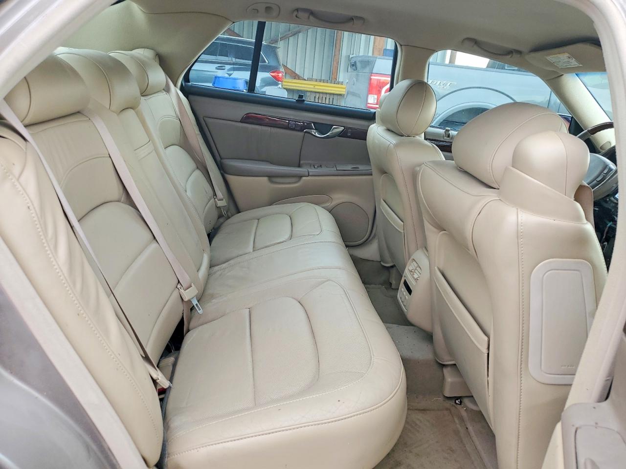 CADILLAC DEVILLE 2004 — 11
