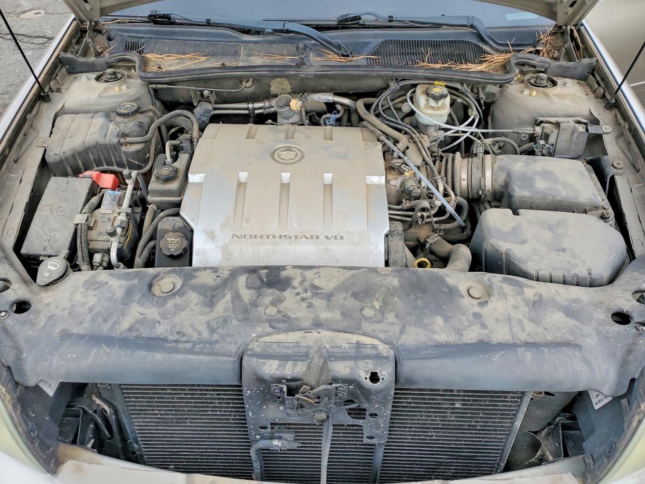 CADILLAC DEVILLE 2004 — 12