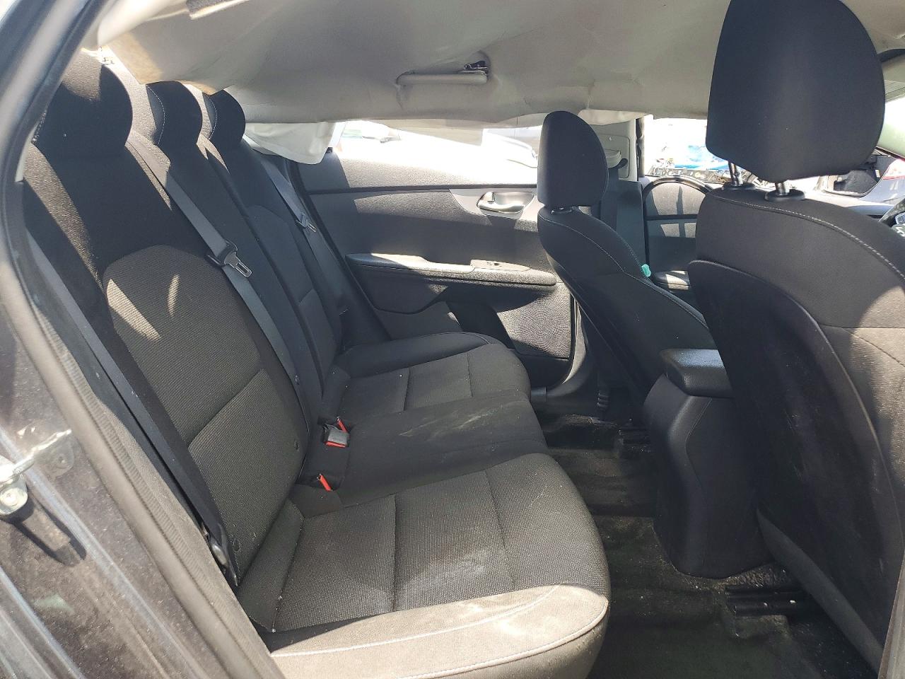 KIA FORTE 2022 — 11
