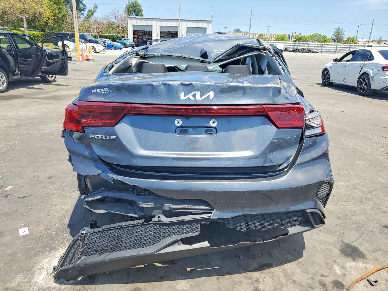 KIA FORTE 2022 — 7