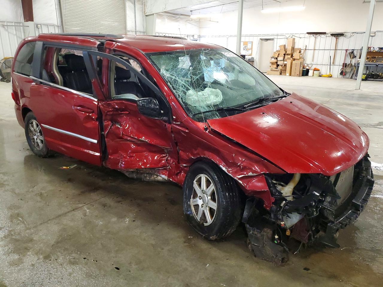 CHRYSLER TOWN & COUNTRY 2012 — 5