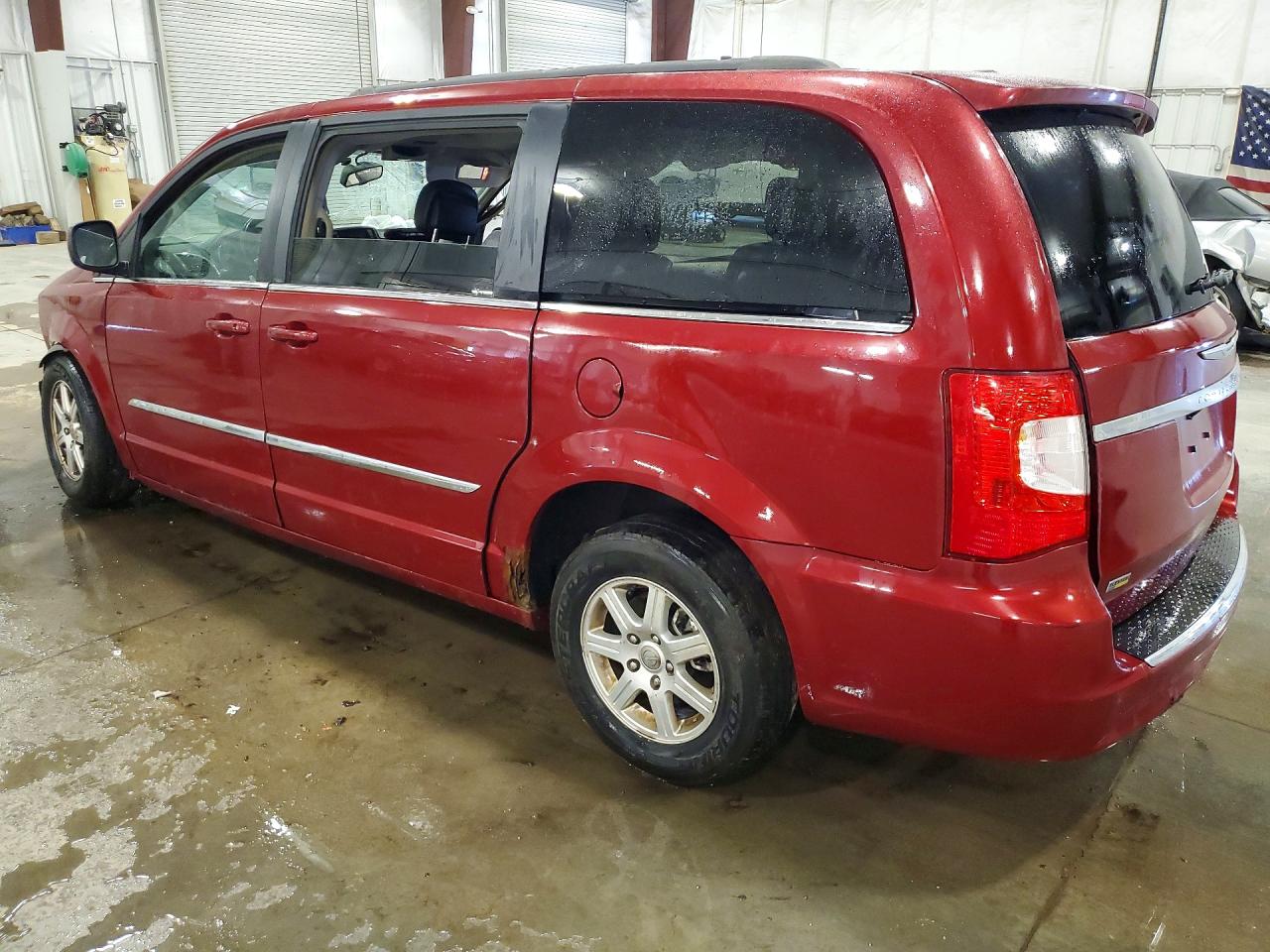 CHRYSLER TOWN & COUNTRY 2012 — 3