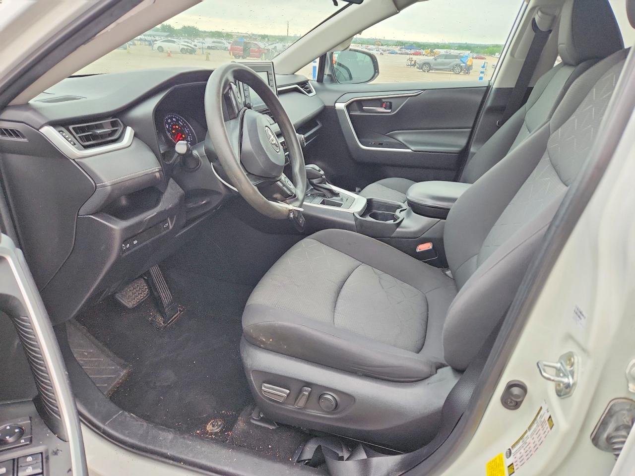 TOYOTA RAV4 2021 — 8