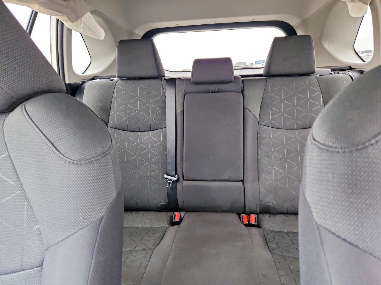 TOYOTA RAV4 2021 — 11