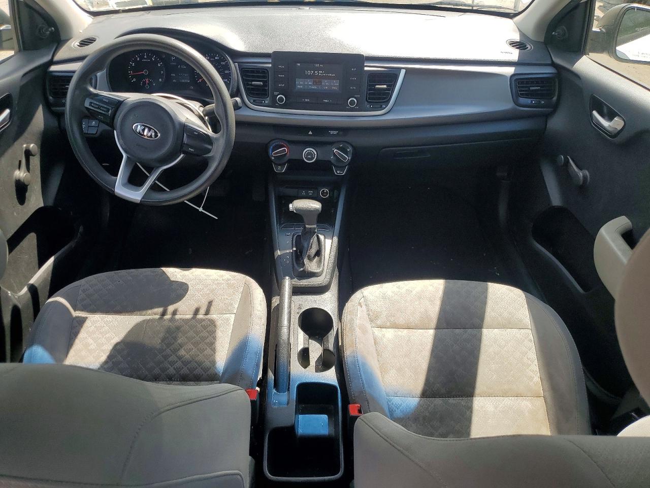 KIA RIO 2018 — 9