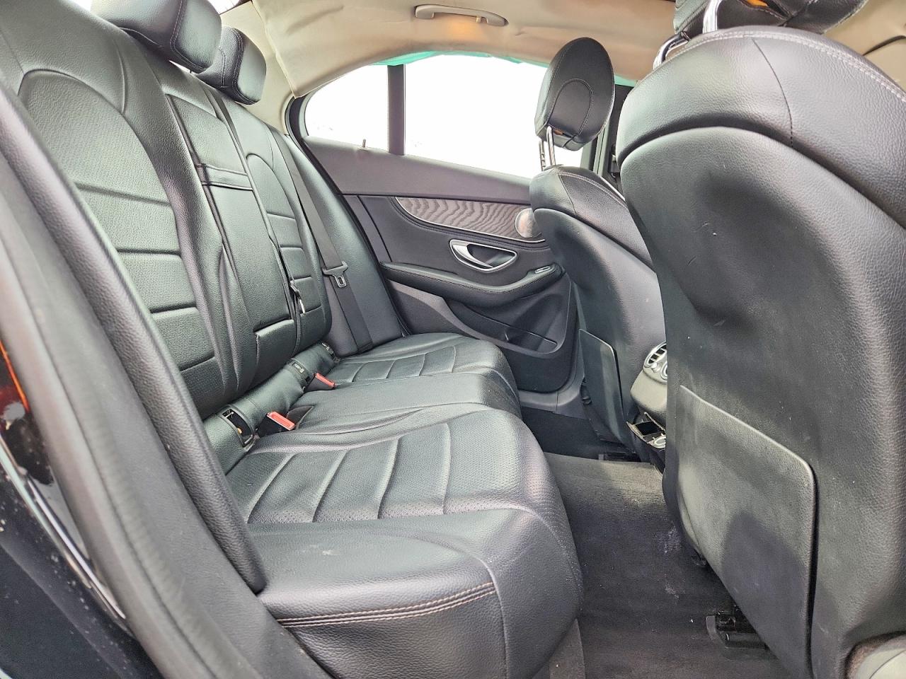MERCEDES-BENZ C 2015 — 11