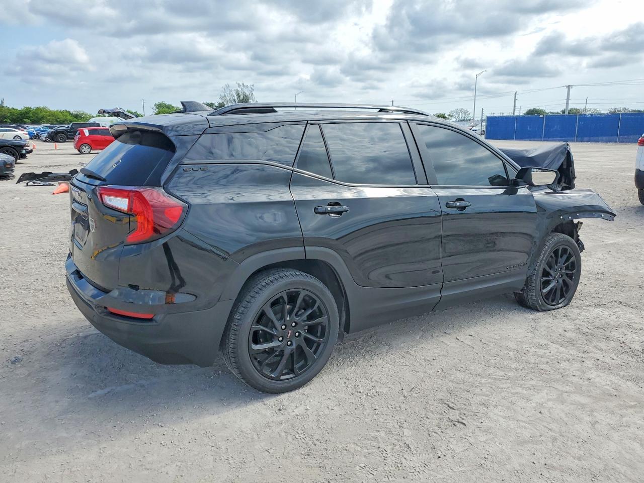 GMC TERRAIN 2023 — 4
