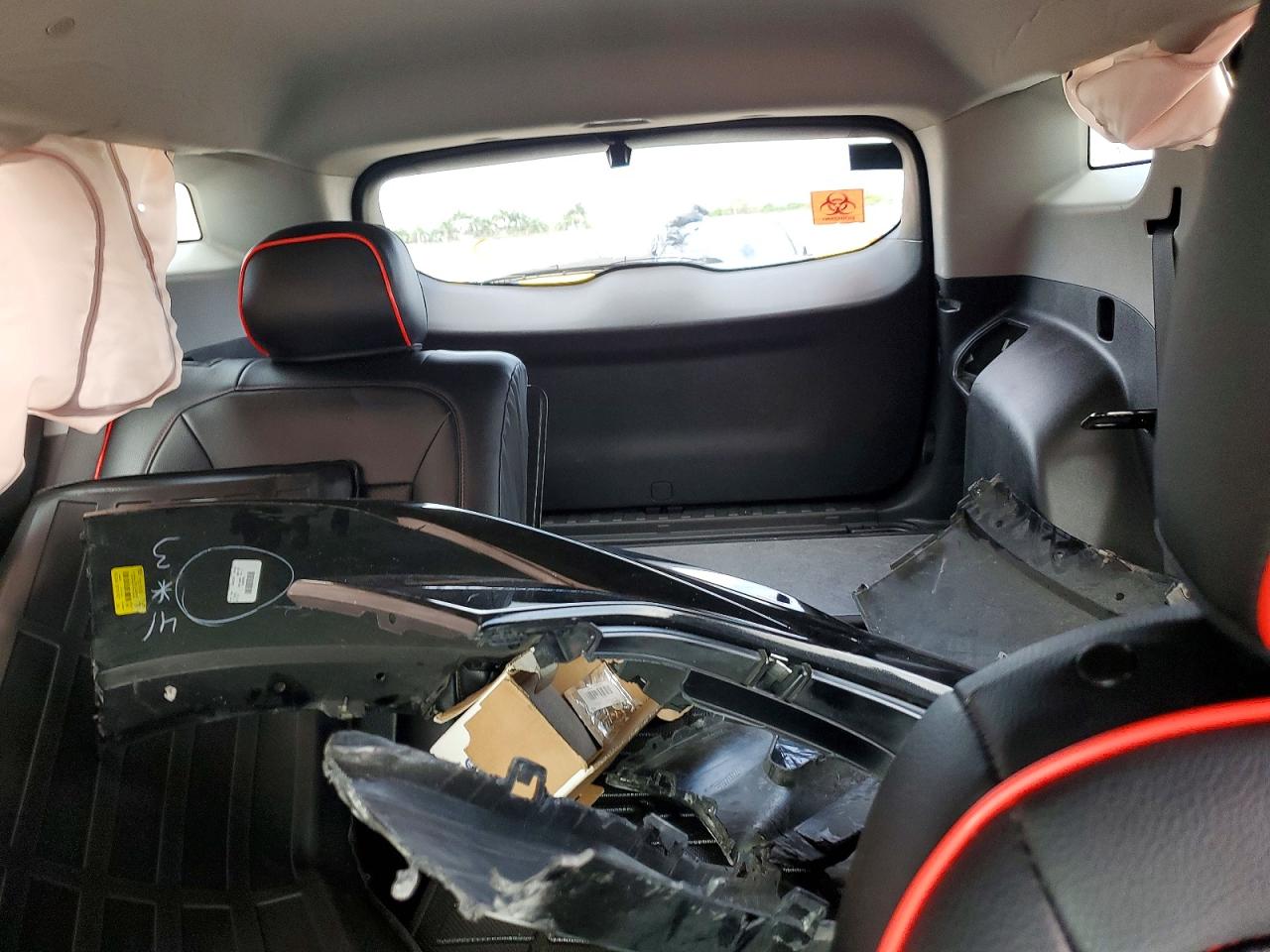 GMC TERRAIN 2023 — 11