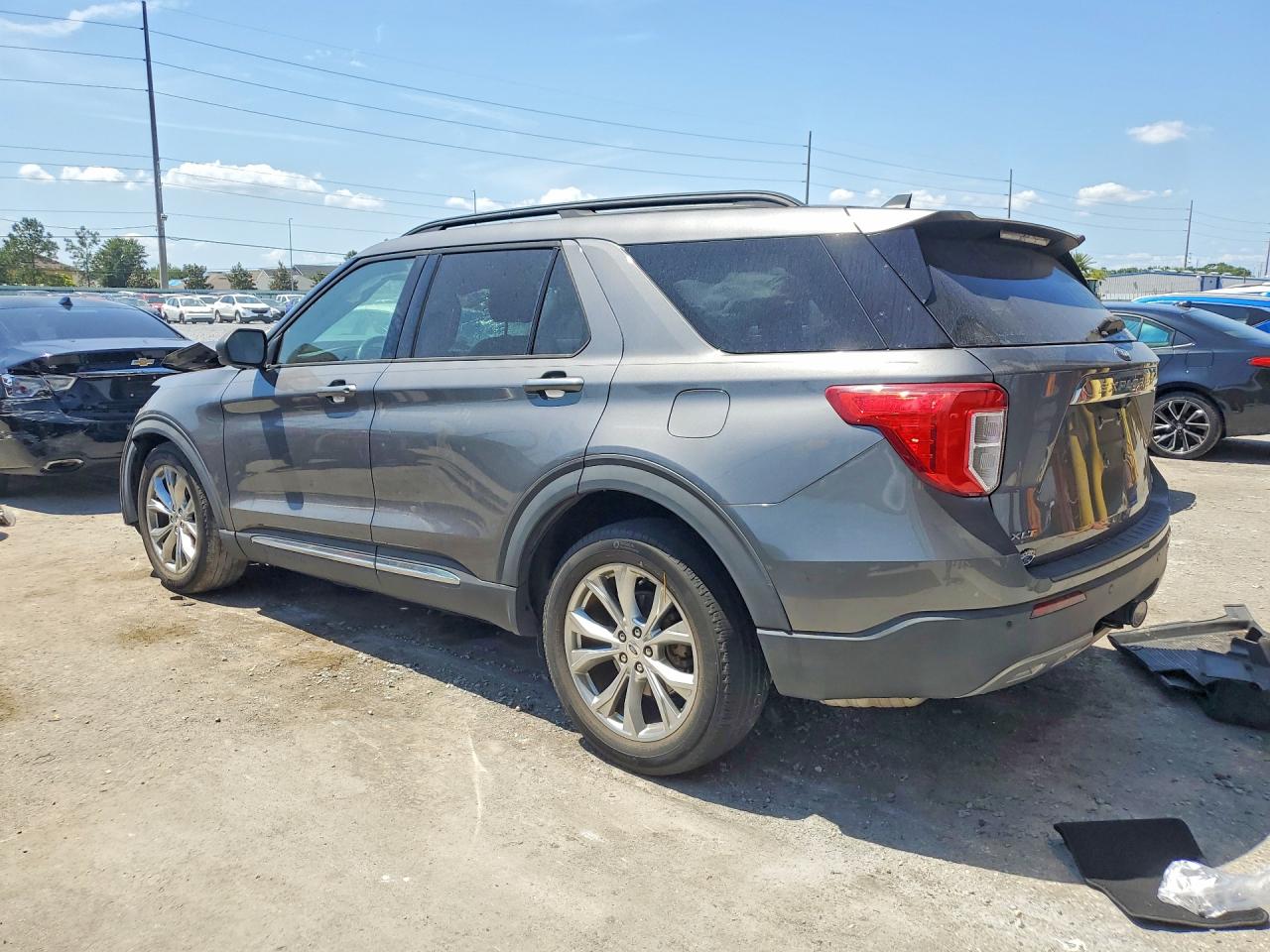 FORD EXPLORER 2021 — 3