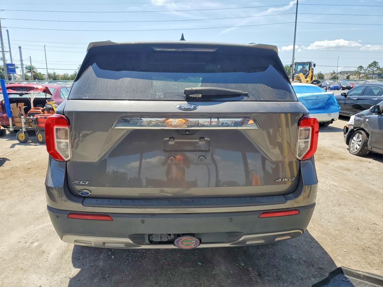 FORD EXPLORER 2021 — 7