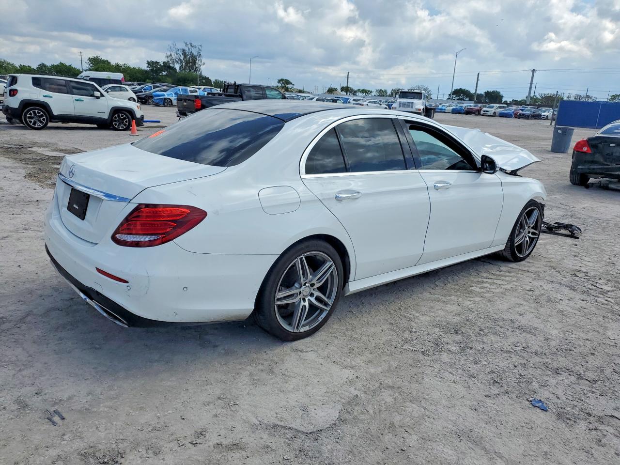 MERCEDES-BENZ E 2017 — 4