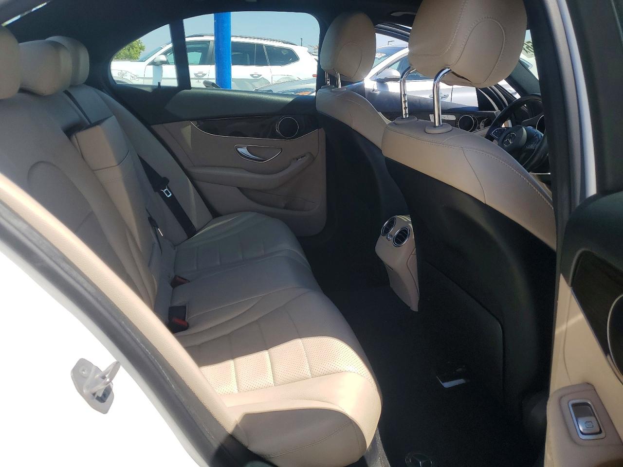 MERCEDES-BENZ C 2018 — 11