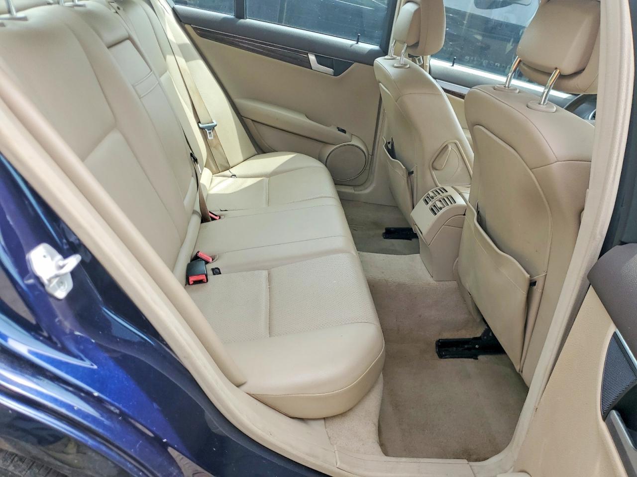 MERCEDES-BENZ C 2014 — 11