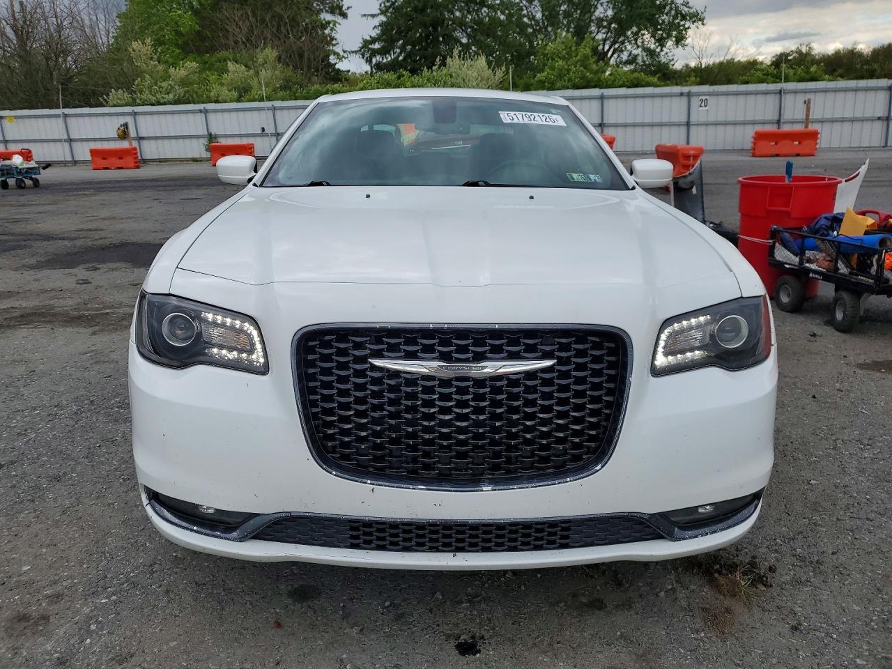 CHRYSLER 300 2019 — 6