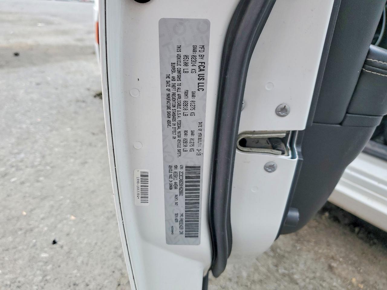 CHRYSLER 300 2019 — 13