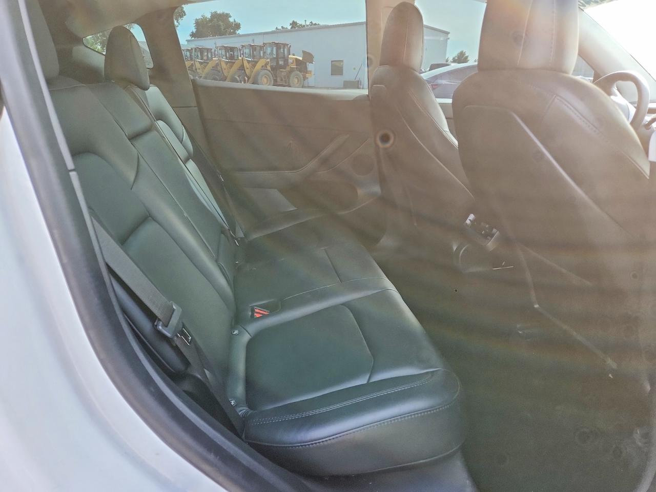 TESLA MODEL Y 2022 — 11