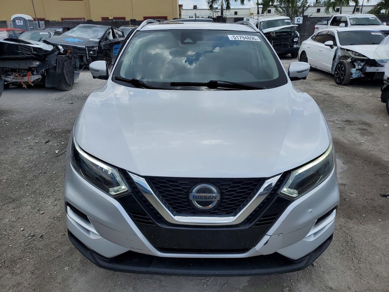 NISSAN ROGUE SPORT 2017 — 6