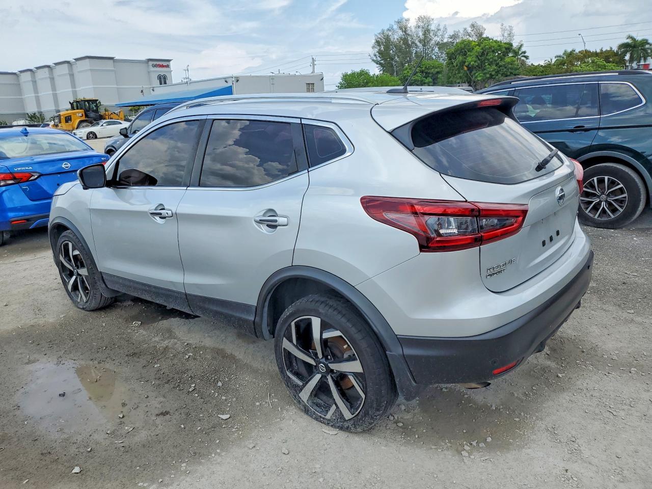 NISSAN ROGUE SPORT 2017 — 3