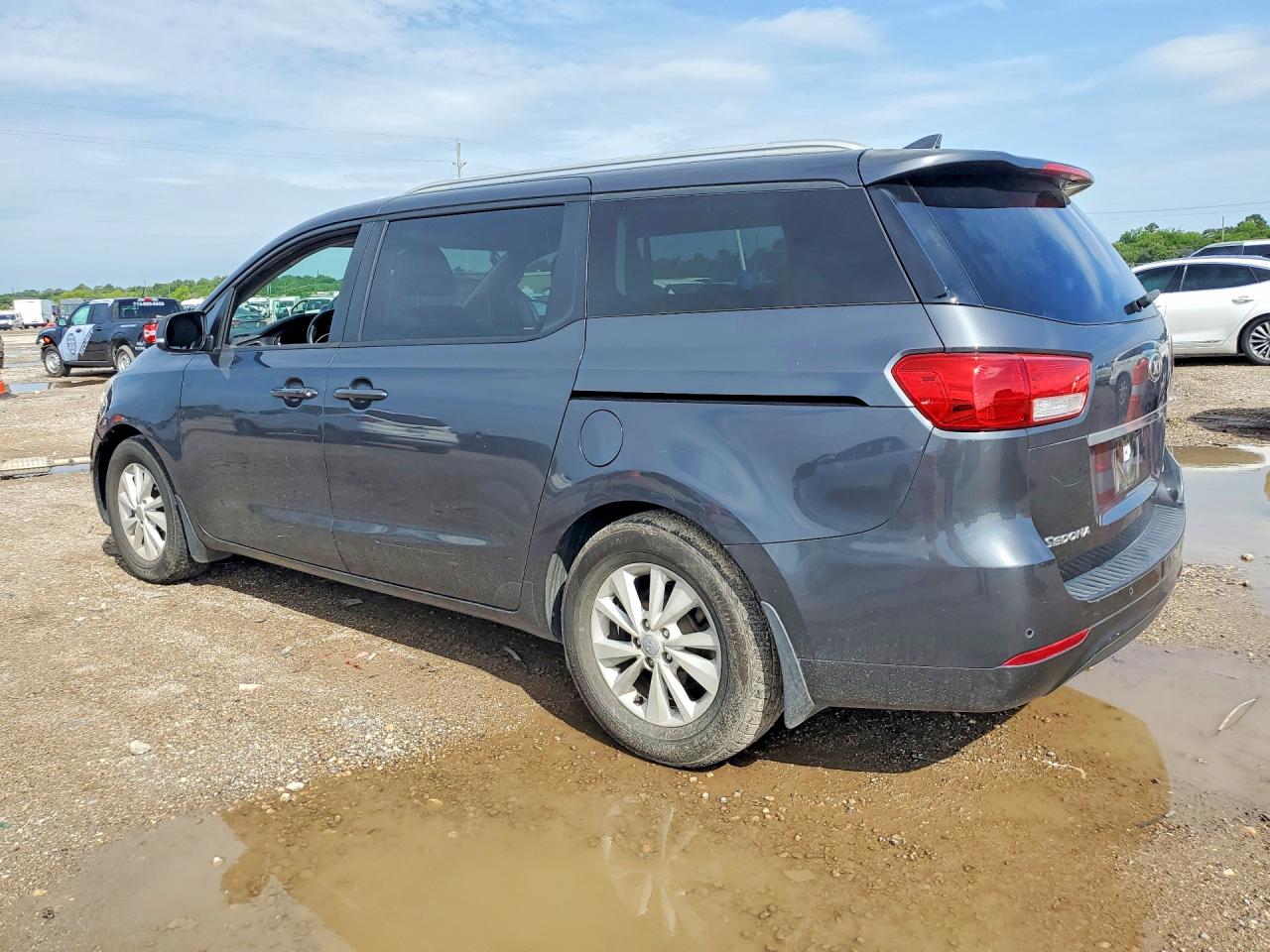 KIA SEDONA 2016 — 3