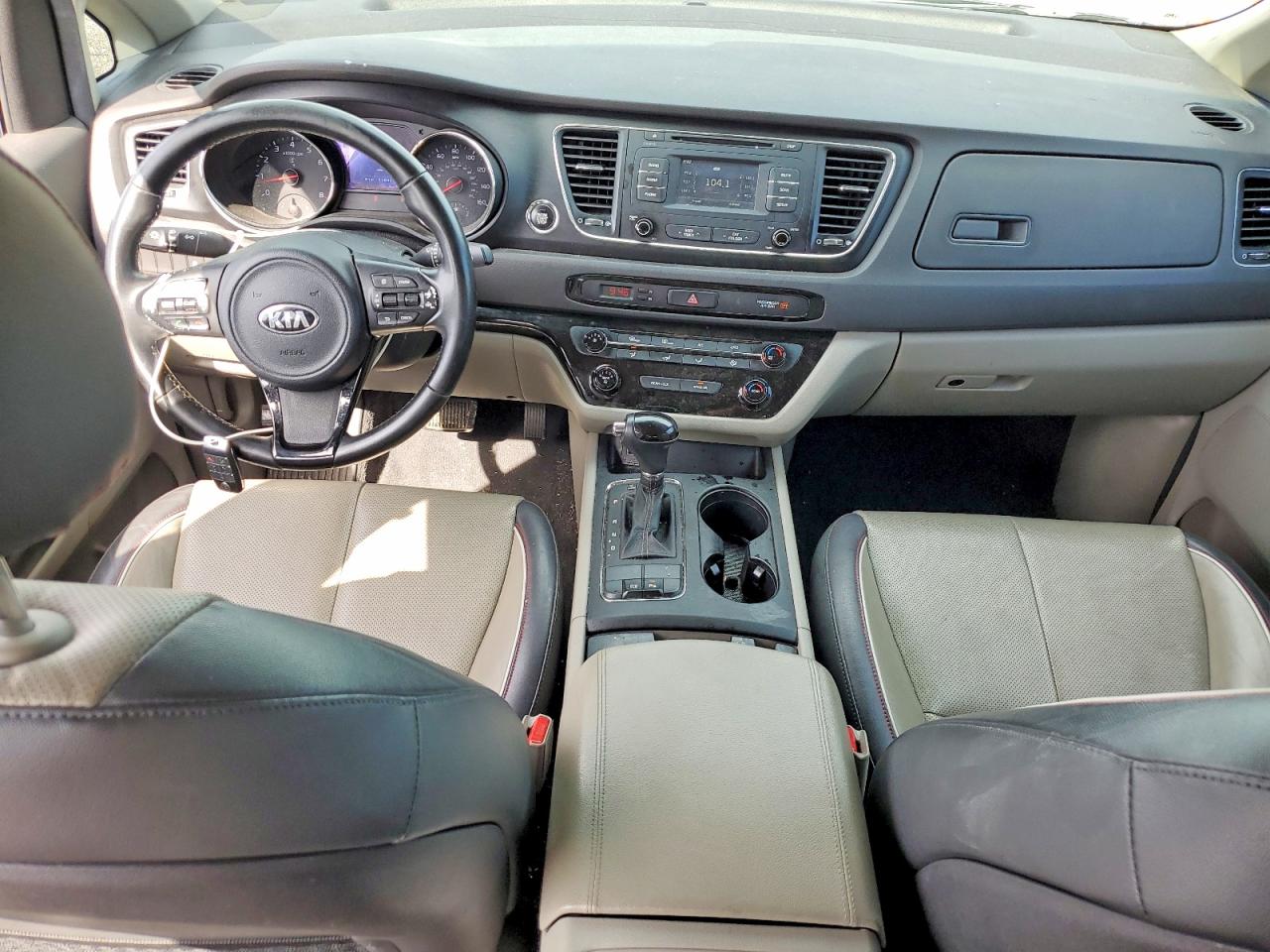 KIA SEDONA 2016 — 9