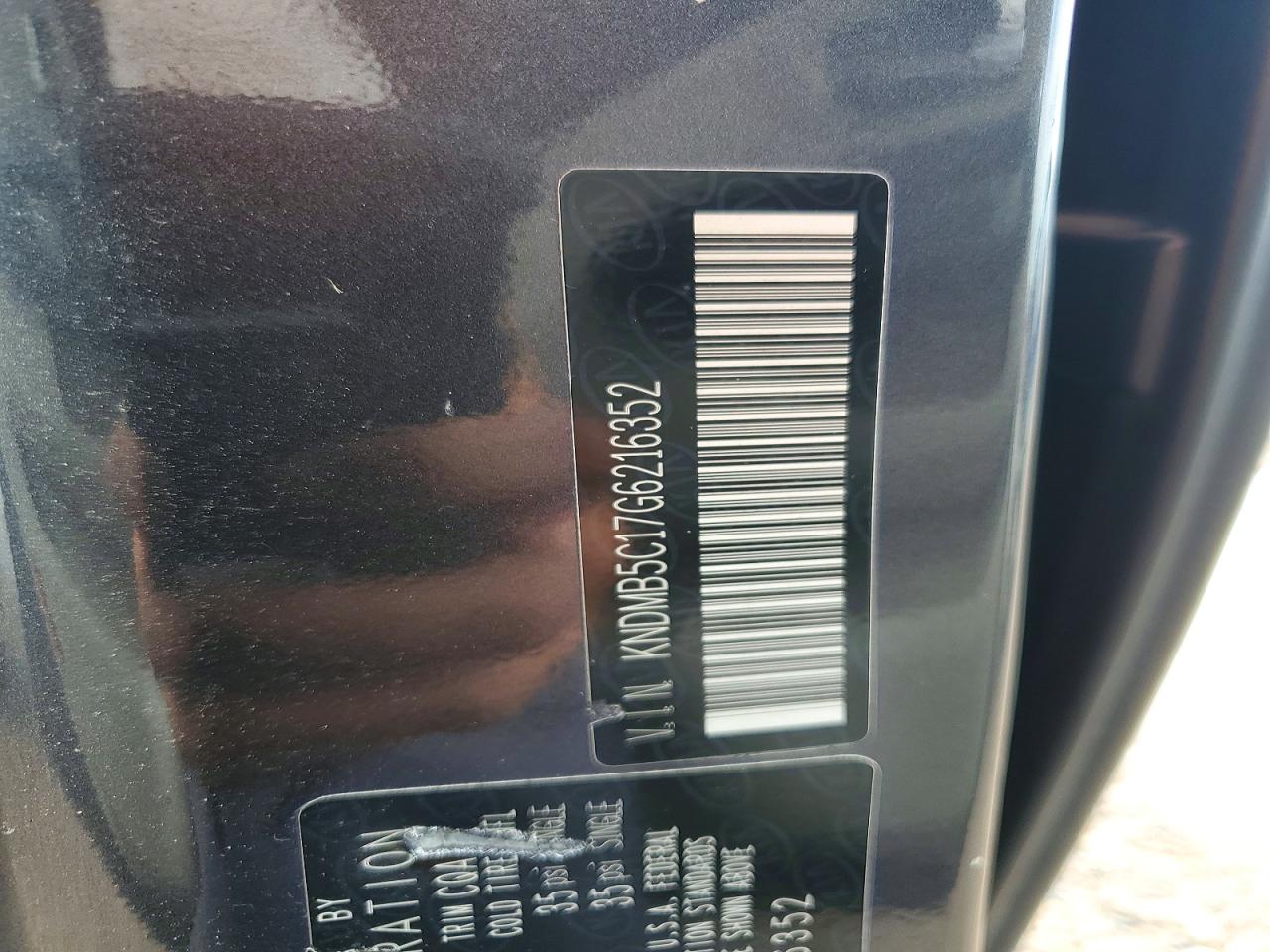 KIA SEDONA 2016 — 14