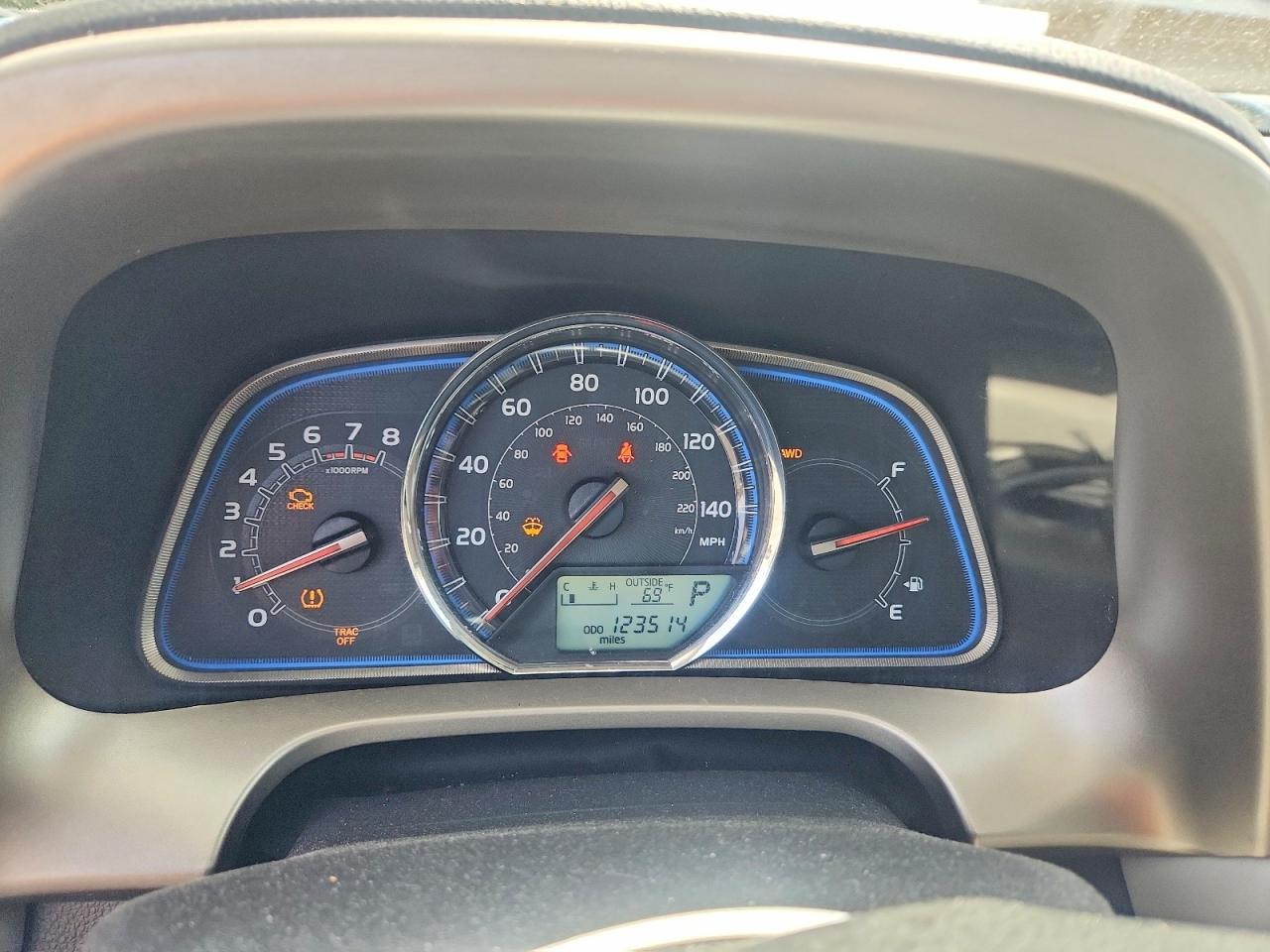 TOYOTA RAV4 2015 — 10