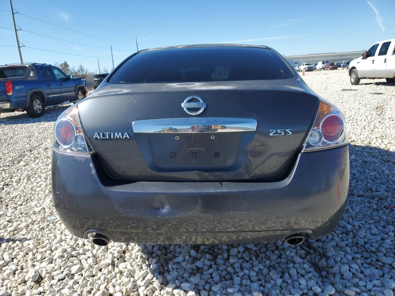 NISSAN ALTIMA 2010 — 7