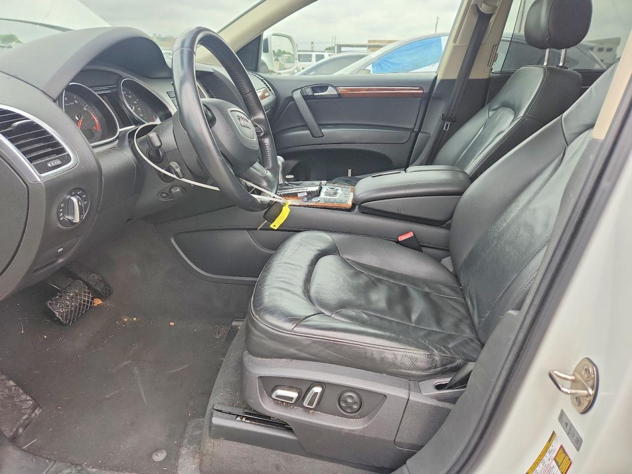 AUDI Q7 2015 — 8