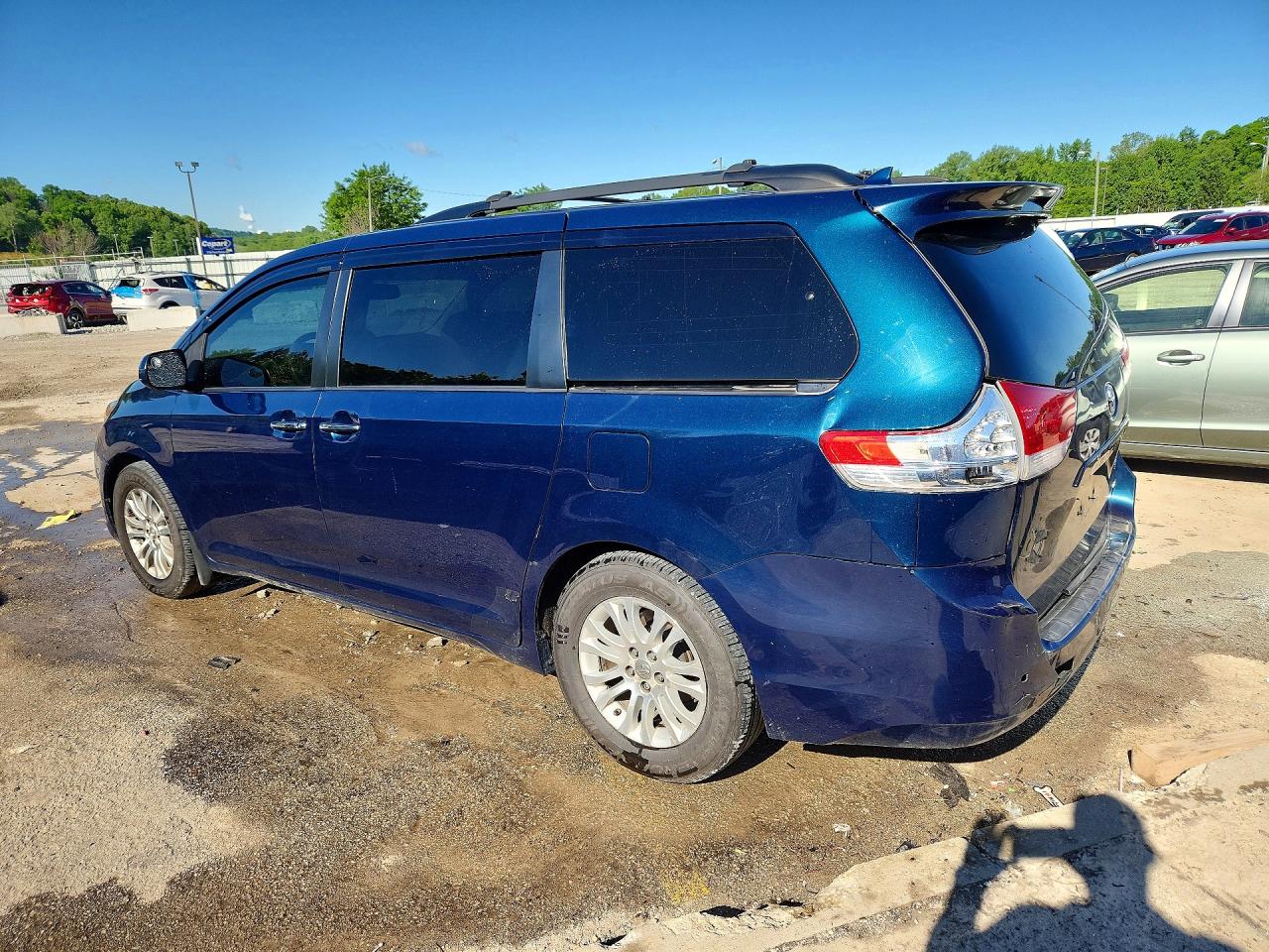 TOYOTA SIENNA 2012 — 3