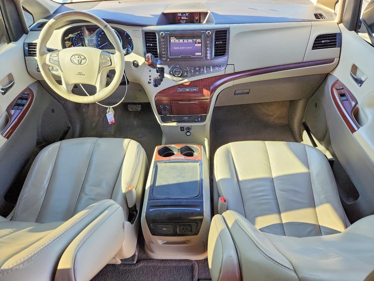 TOYOTA SIENNA 2012 — 9