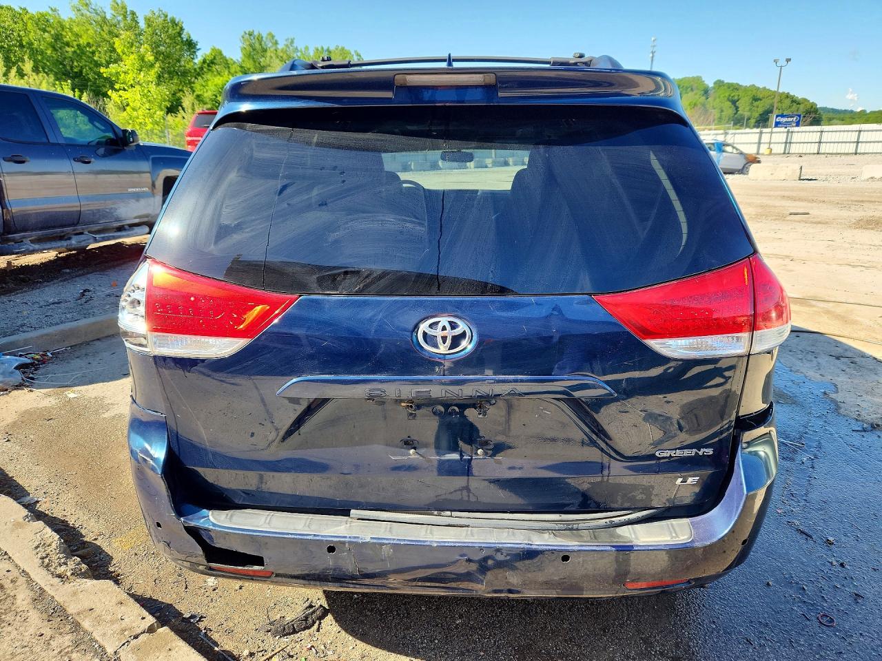 TOYOTA SIENNA 2012 — 7